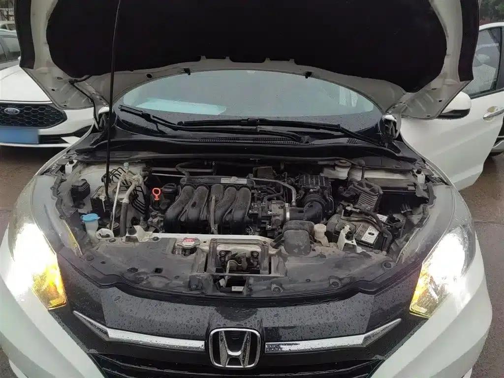 Vezel 2017 1.5L CVT 2WD Comfort Model — миниатюра 20