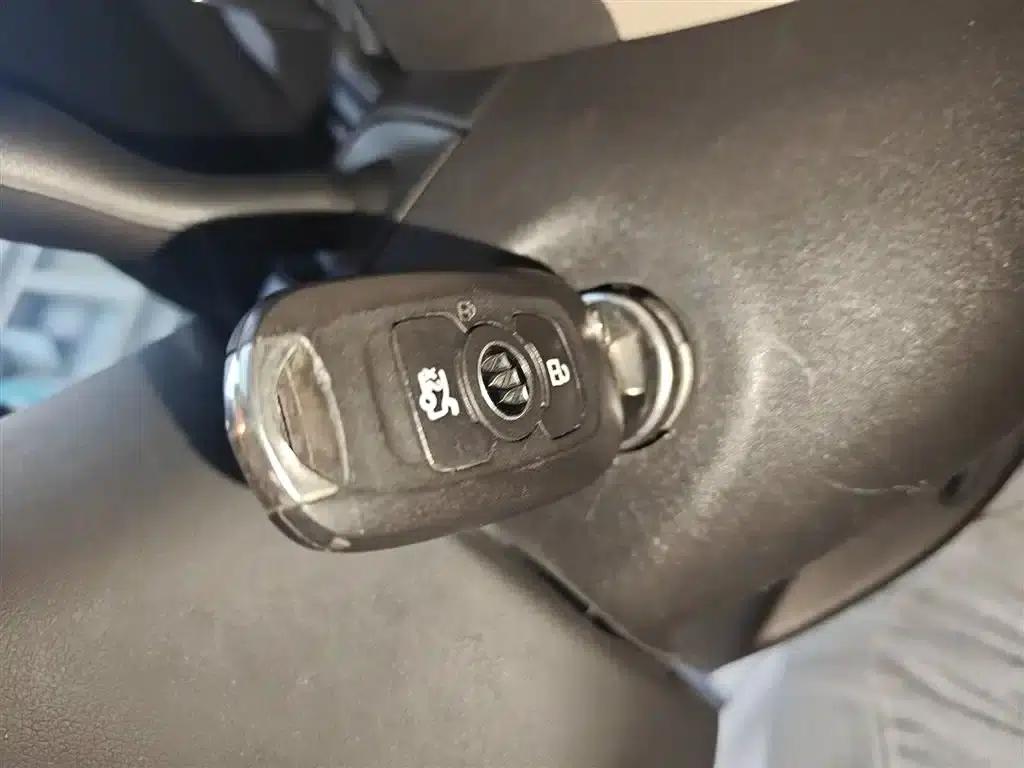 Buick Verano 2018 Sedan 15S Automatic Leading Edition — миниатюра 12