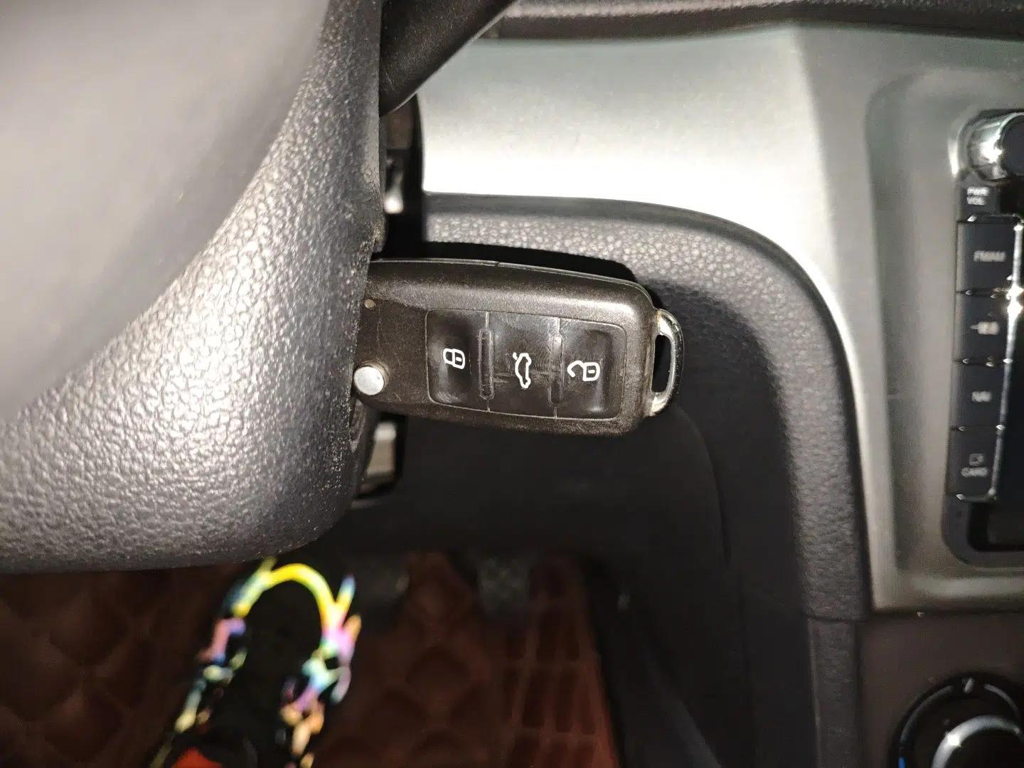 Volkswagen Lavida 2015 1.6L Automatic Fashion Edition — миниатюра 22