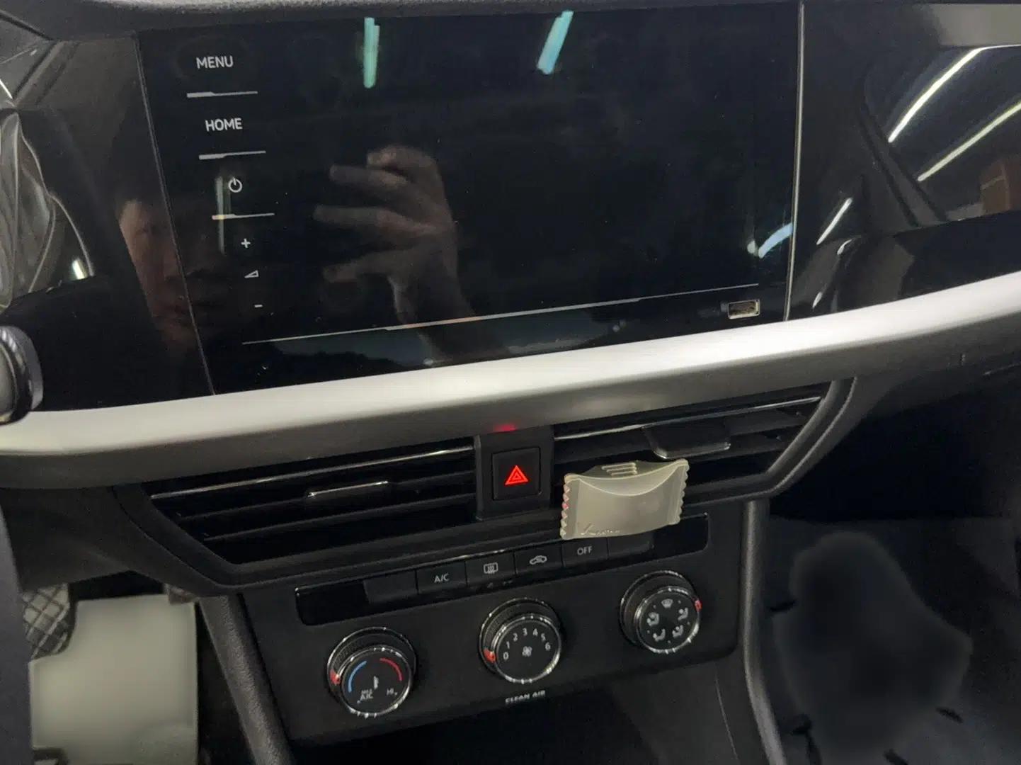Volkswagen Lavida 2022 280TSI DSG Comfort Edition — миниатюра 9