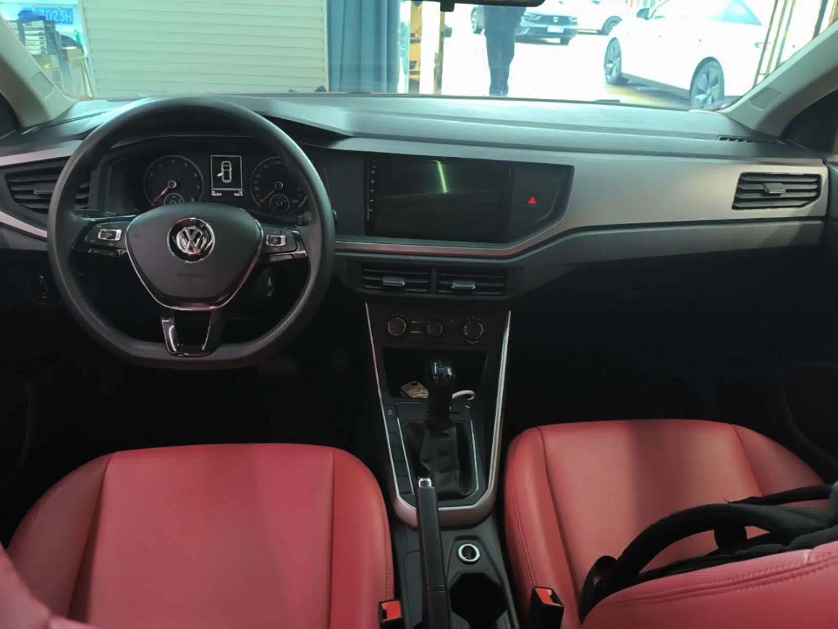 Volkswagen Polo 2019 Plus 1.5L Automatic Panoramic Enjoyment Edition — миниатюра 13