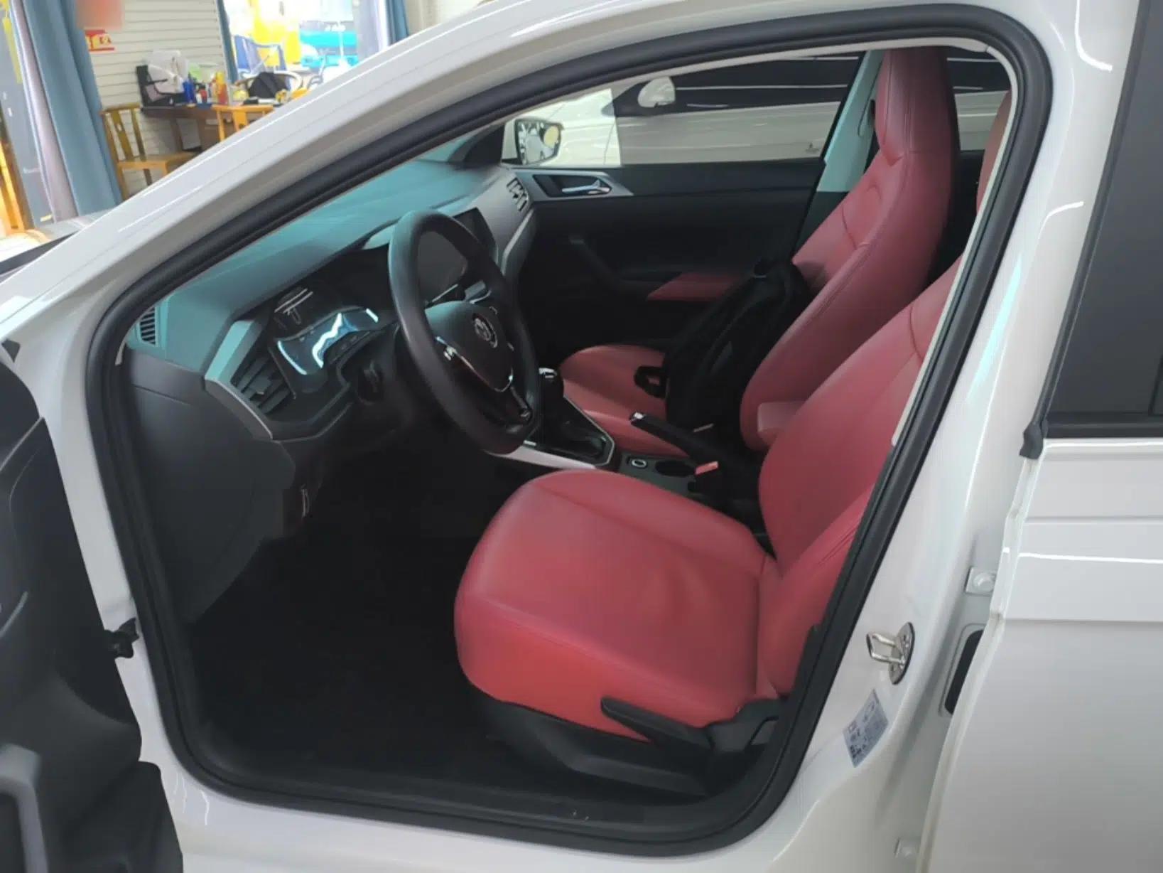 Volkswagen Polo 2019 Plus 1.5L Automatic Panoramic Enjoyment Edition — миниатюра 18