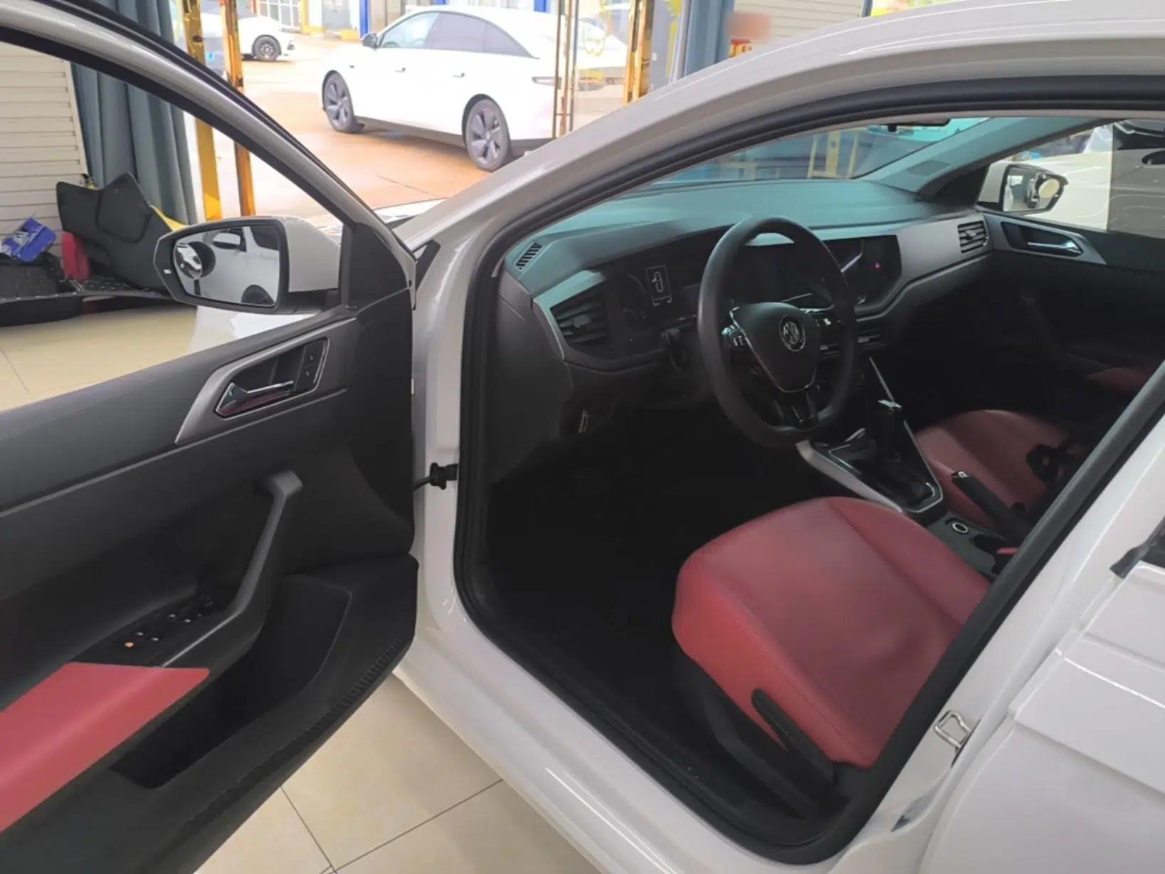 Volkswagen Polo 2019 Plus 1.5L Automatic Panoramic Enjoyment Edition — миниатюра 19