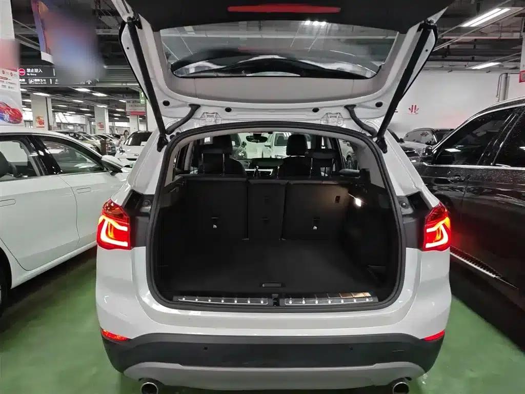 BMW X1 2019 sDrive20Li Leading Edition — миниатюра 15