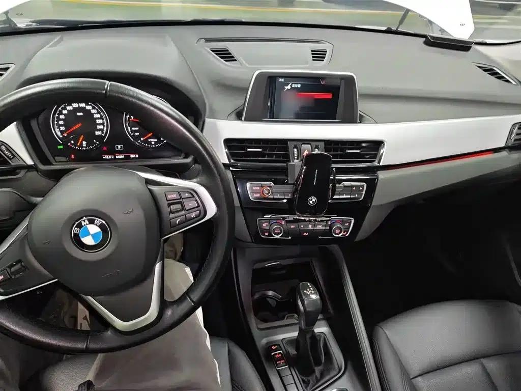 BMW X1 2019 sDrive20Li Leading Edition — миниатюра 6