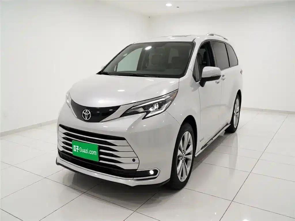 2021 Sienna 2.5L Hybrid Platinum Edition — миниатюра 1