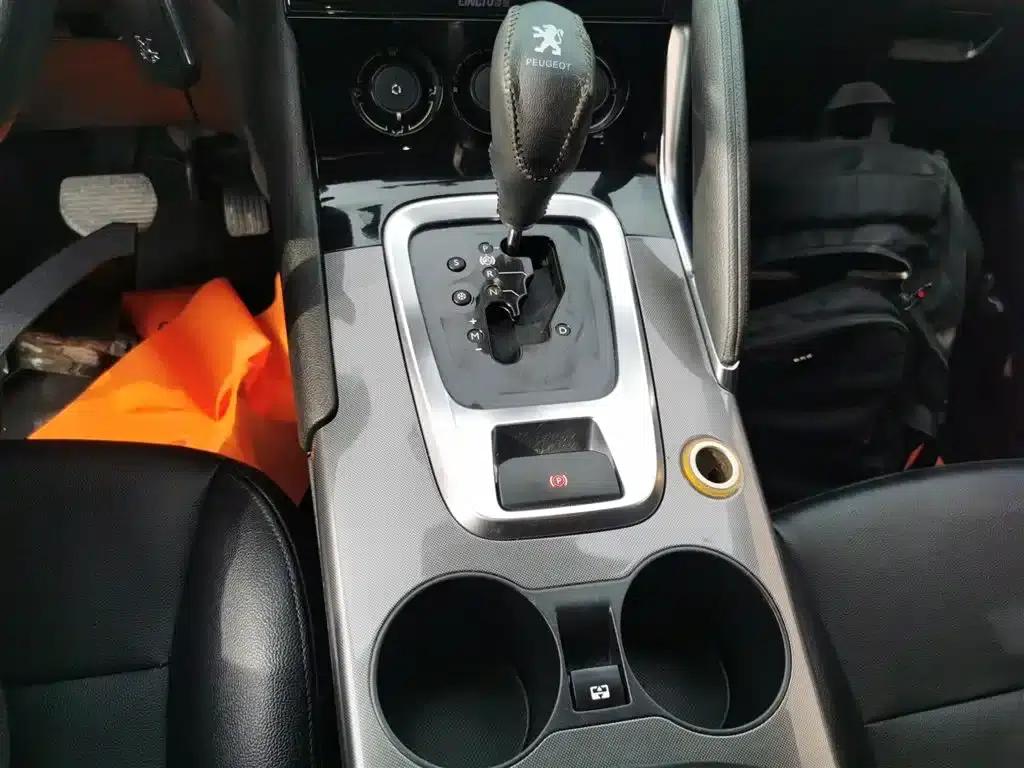 Peugeot 3008 2016 2.0L Automatic Classic Edition — миниатюра 14