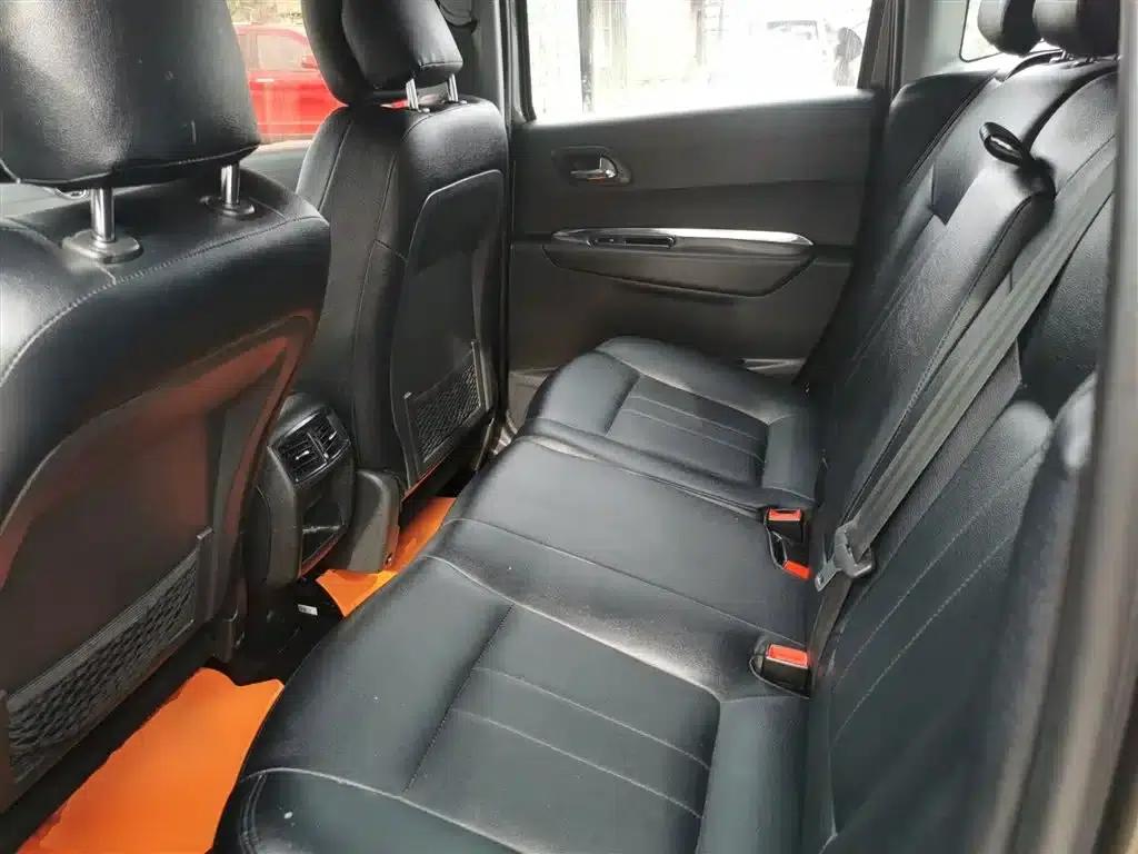 Peugeot 3008 2016 2.0L Automatic Classic Edition — миниатюра 17