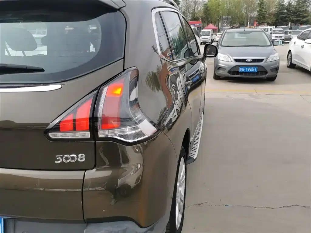 Peugeot 3008 2016 2.0L Automatic Classic Edition — миниатюра 8