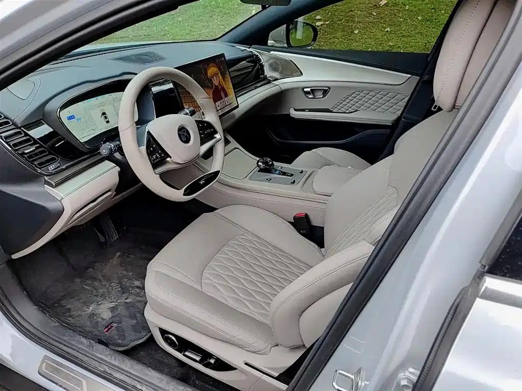 Han 2024 DM-i Glory Edition 121KM Premium — миниатюра 7