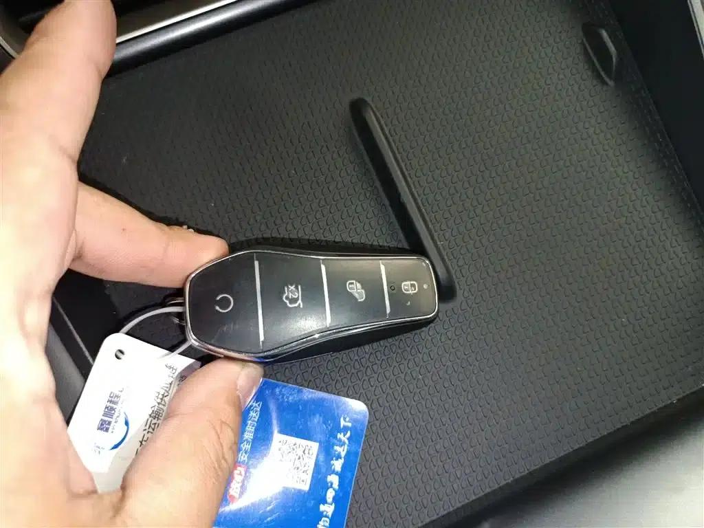 Qin L 2025 DM-i Intelligent Driving Edition 80KM Superior Model — миниатюра 9