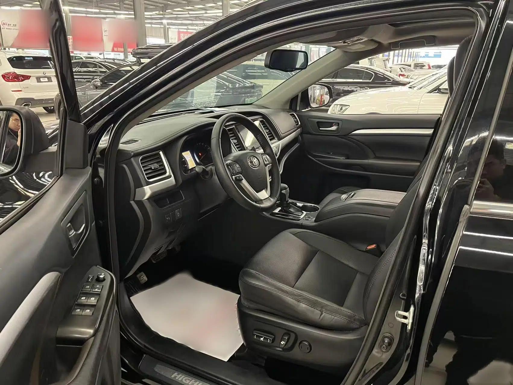Toyota Highlander 2015 2.0T Four-Wheel Drive Luxury Edition 7-Seater — миниатюра 7