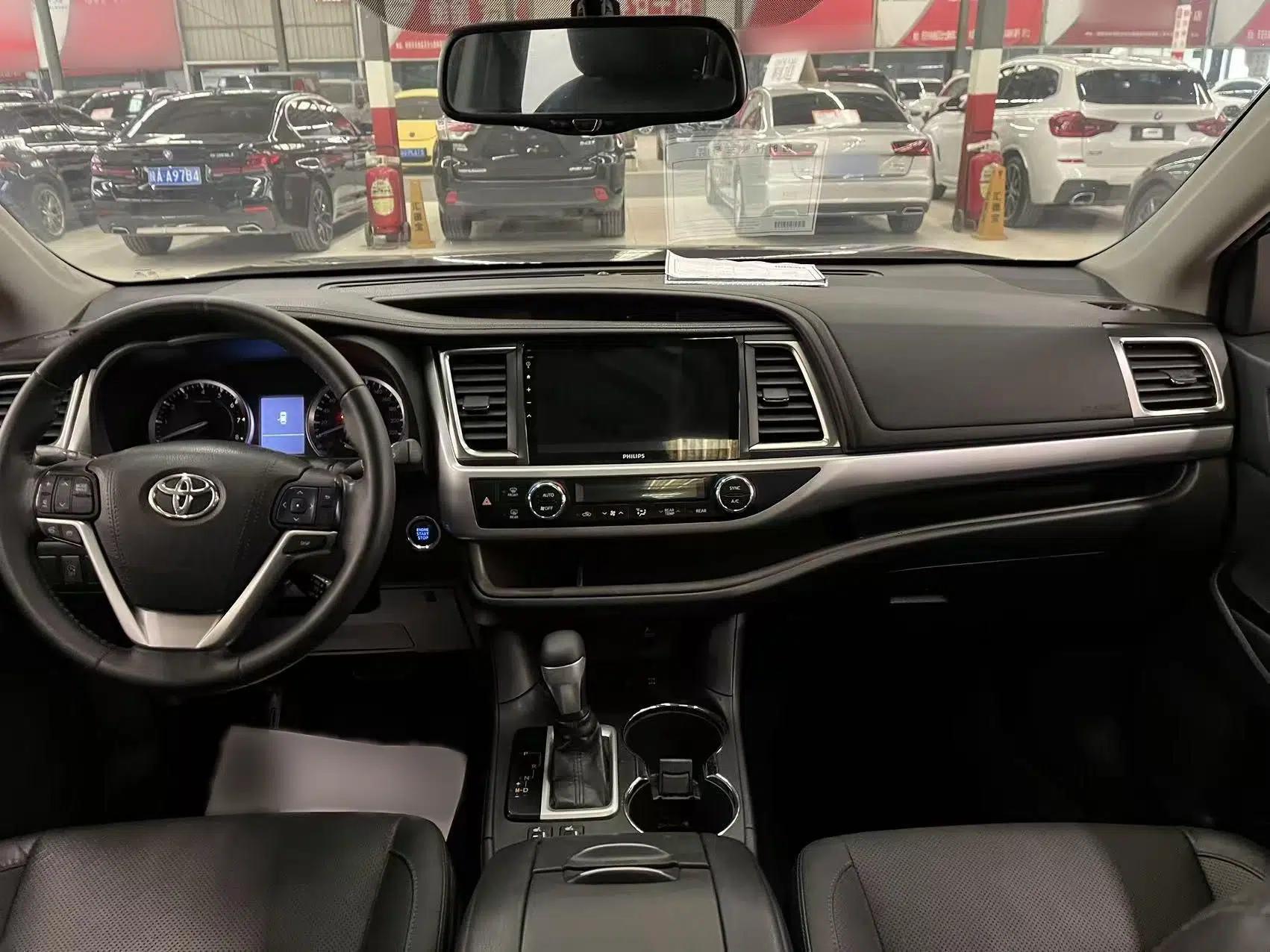 Toyota Highlander 2015 2.0T Four-Wheel Drive Luxury Edition 7-Seater — миниатюра 8