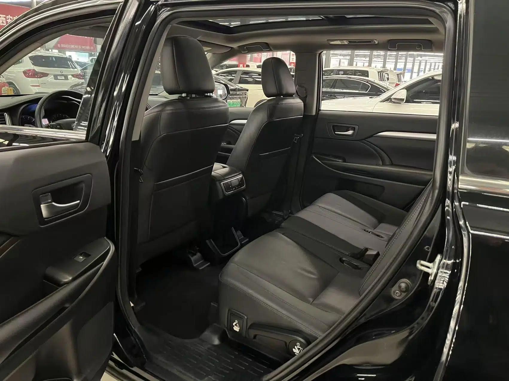 Toyota Highlander 2015 2.0T Four-Wheel Drive Luxury Edition 7-Seater — миниатюра 10