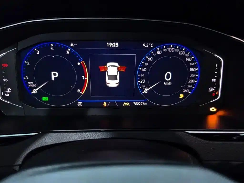 Volkswagen Magotan 2023 2 Millionth Unit Commemorative Edition 330TSI DSG Leading Model — миниатюра 7