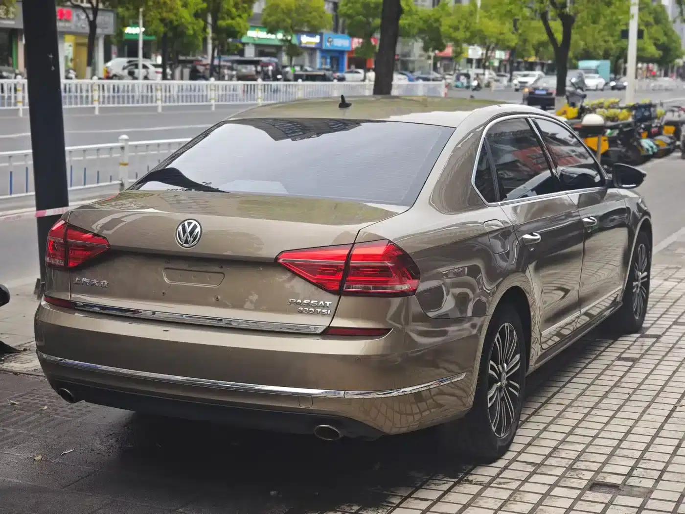 2017 Passat 330TSI DSG Royal Edition — миниатюра 4