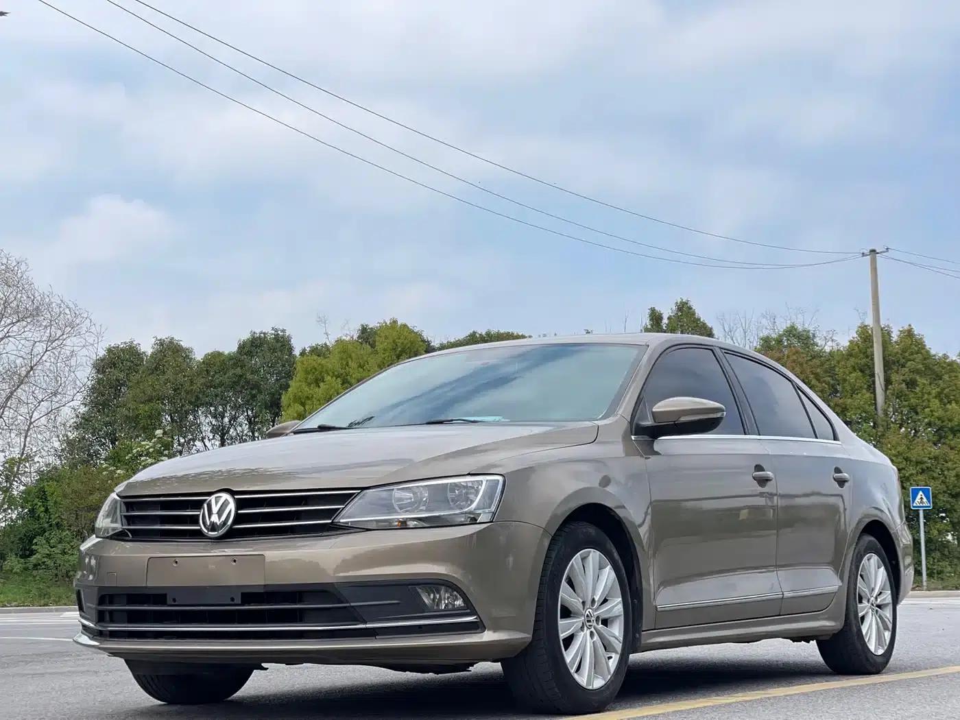 2015 Volkswagen Sagitar 1.6L Automatic Comfort Model — миниатюра 1