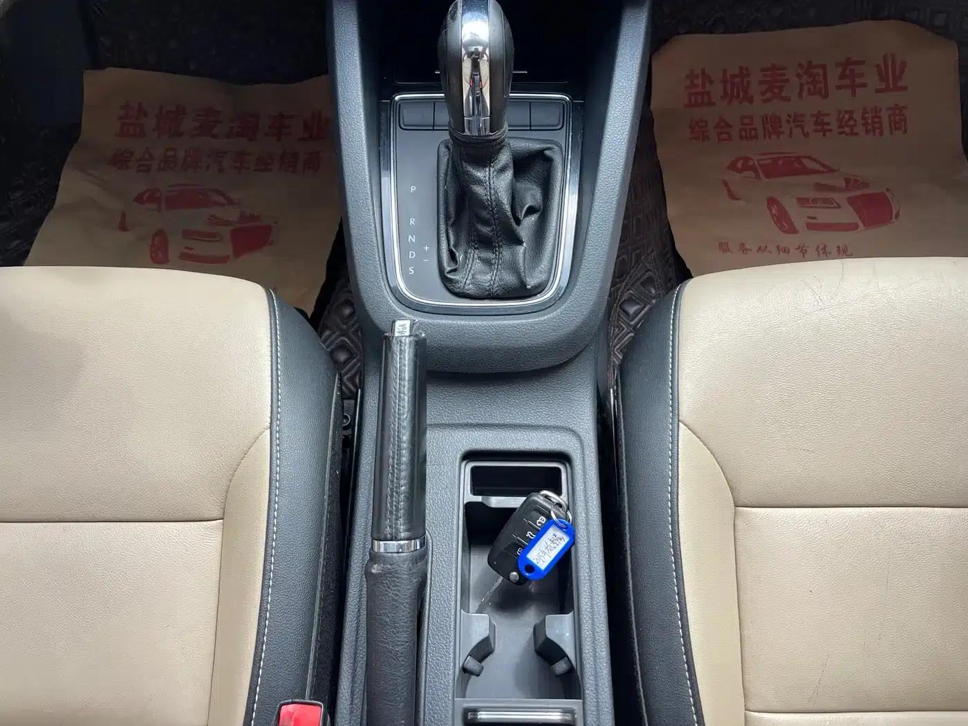 2015 Volkswagen Sagitar 1.6L Automatic Comfort Model — миниатюра 15