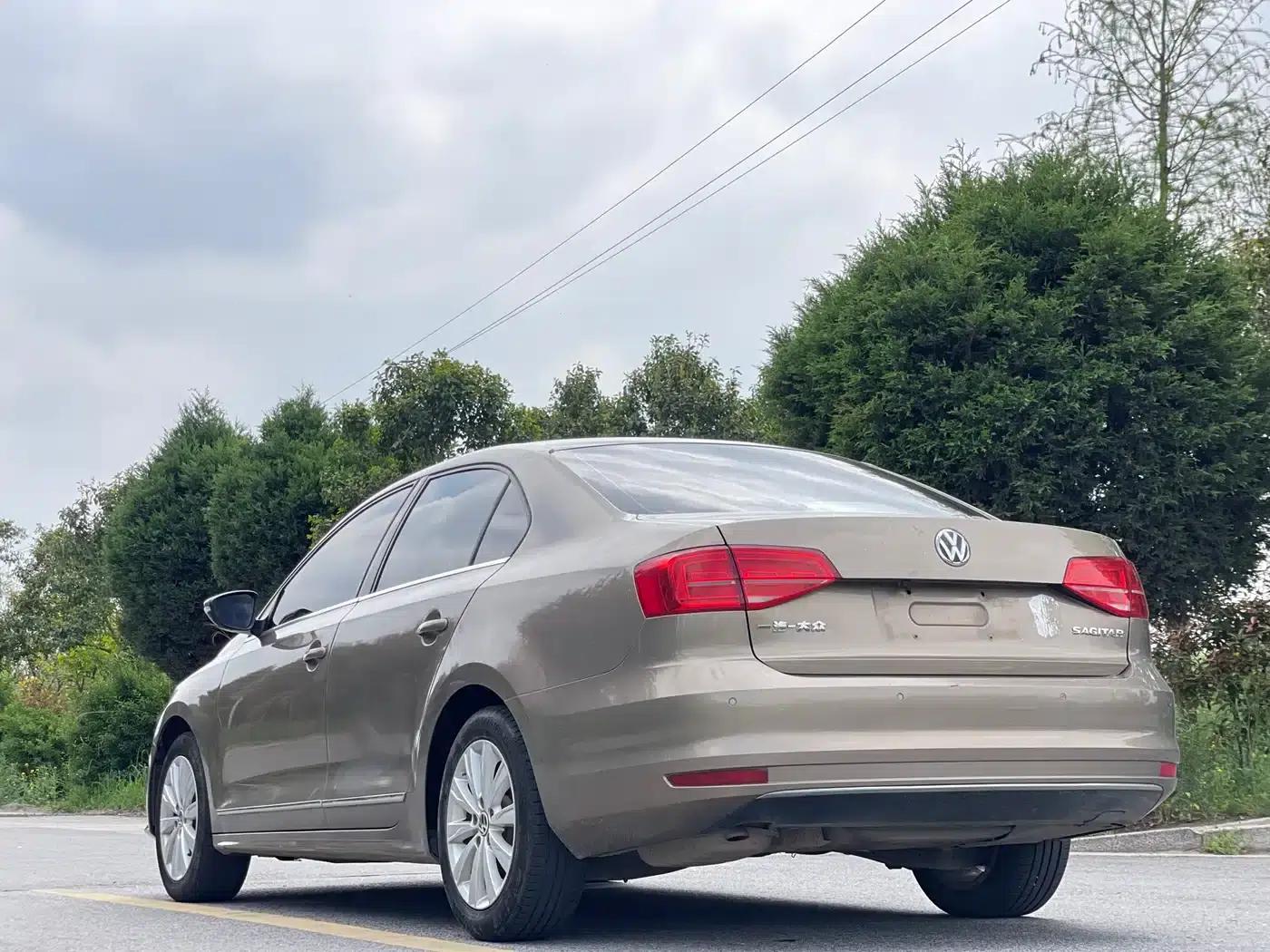 2015 Volkswagen Sagitar 1.6L Automatic Comfort Model — миниатюра 5