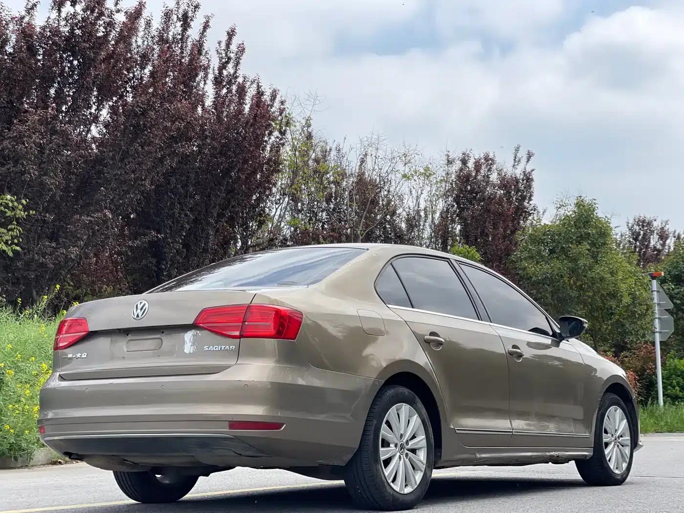 2015 Volkswagen Sagitar 1.6L Automatic Comfort Model — миниатюра 6