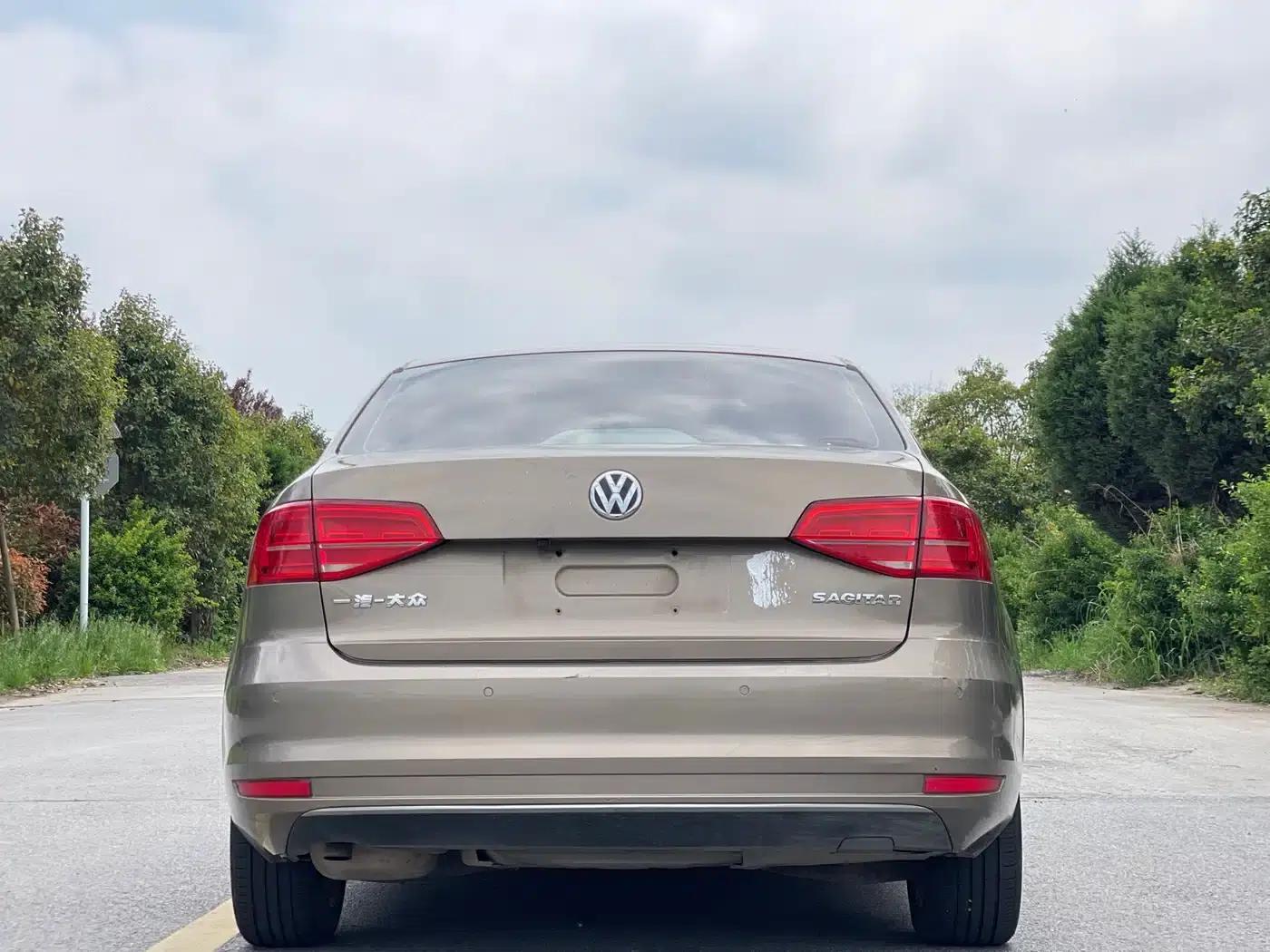 2015 Volkswagen Sagitar 1.6L Automatic Comfort Model — миниатюра 7