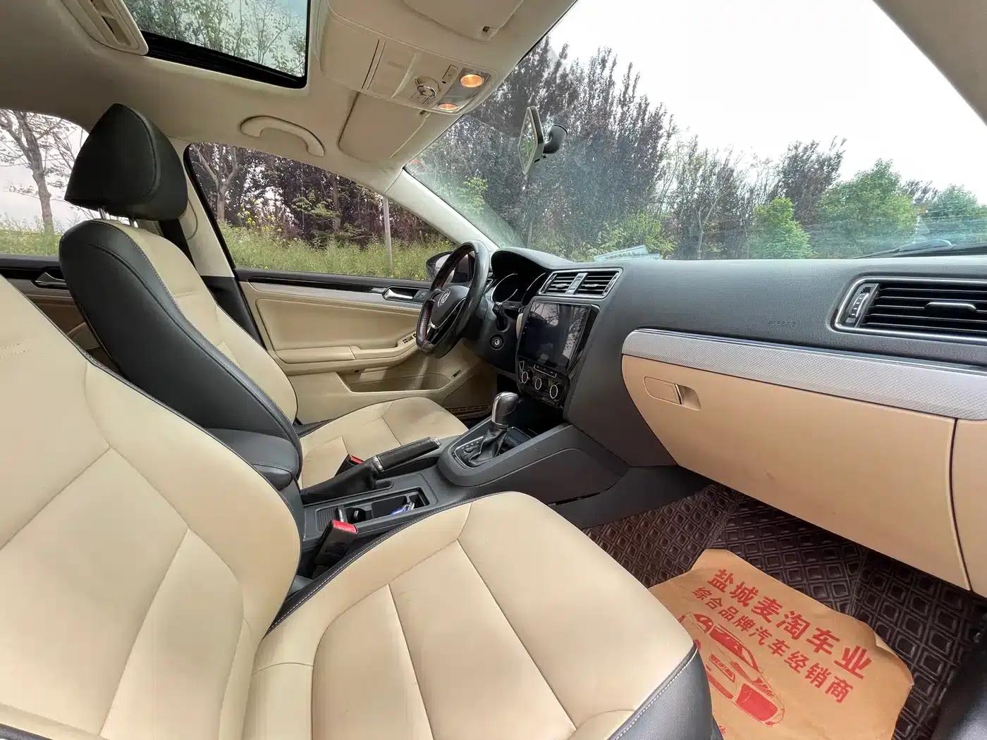 2015 Volkswagen Sagitar 1.6L Automatic Comfort Model — миниатюра 10