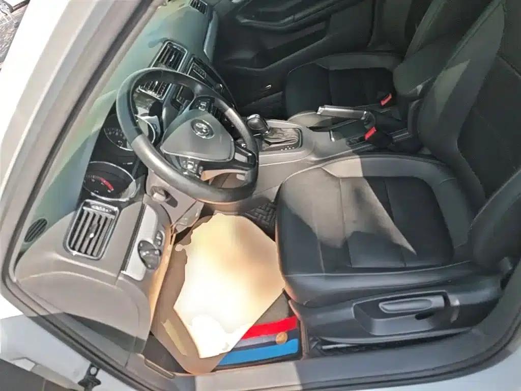 2017 Volkswagen Sagitar 230TSI Automatic Comfort Edition — миниатюра 15