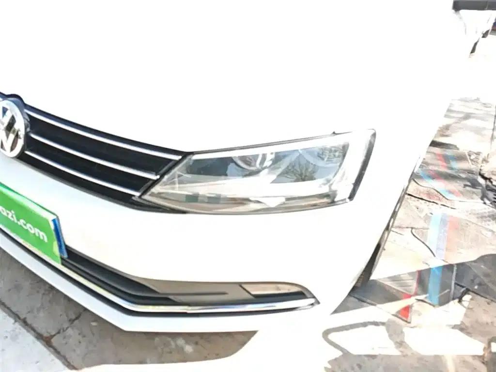 2017 Volkswagen Sagitar 230TSI Automatic Comfort Edition — миниатюра 24