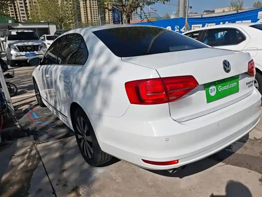 2017 Volkswagen Sagitar 230TSI Automatic Comfort Edition — миниатюра 5