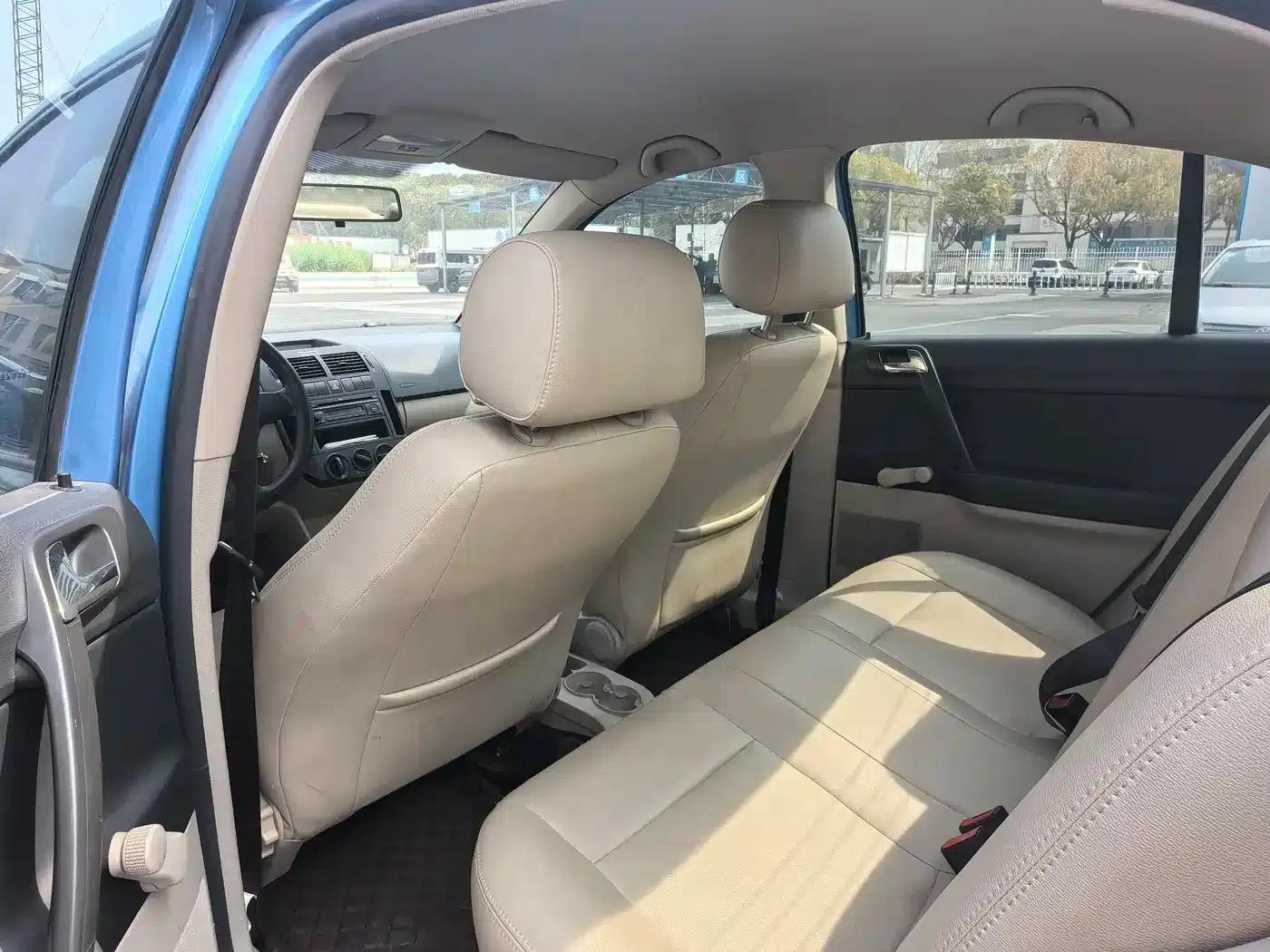 2013 Polo 1.4L Manual Fashion Edition — миниатюра 8