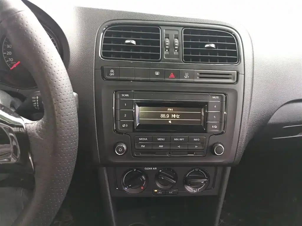 2018 Polo 1.5L Automatic Comfort Edition — миниатюра 9