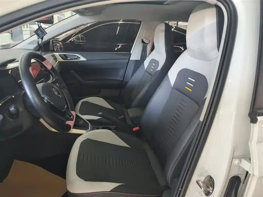 2023 Polo Facelift Plus 1.5L Automatic Colorful Technology Edition — миниатюра 11