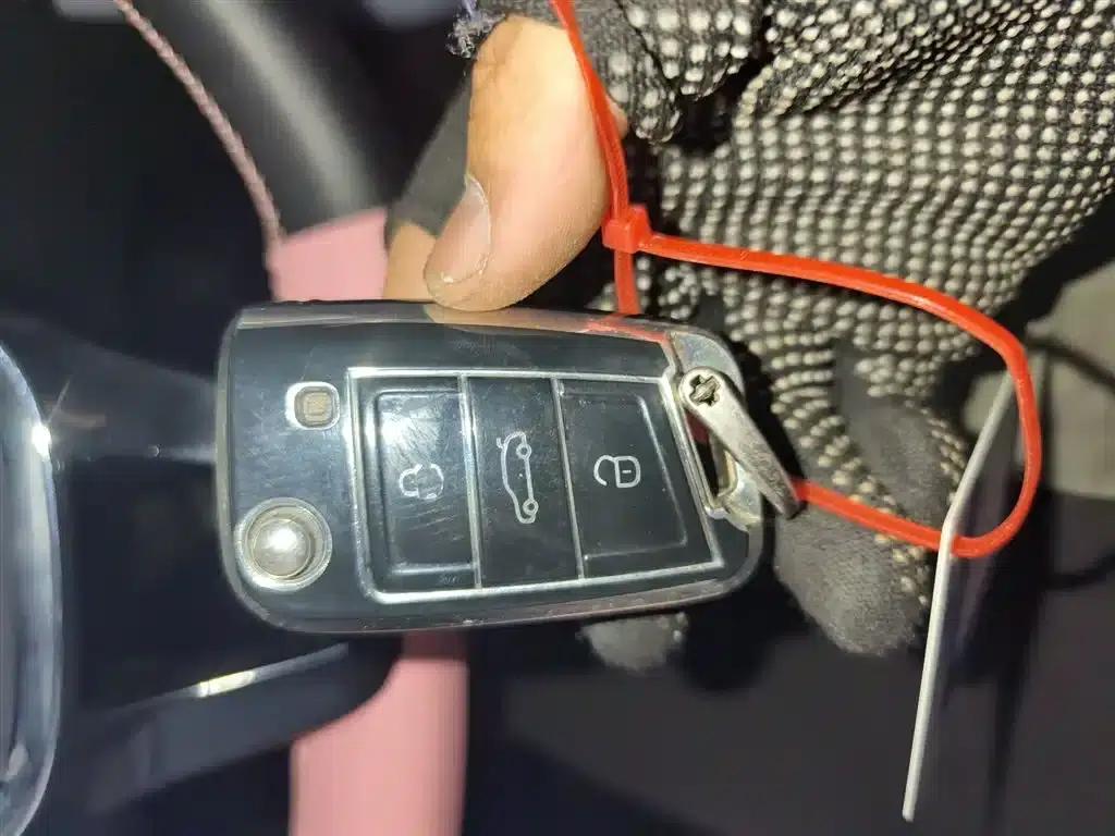 2023 Polo Facelift Plus 1.5L Automatic Colorful Technology Edition — миниатюра 17