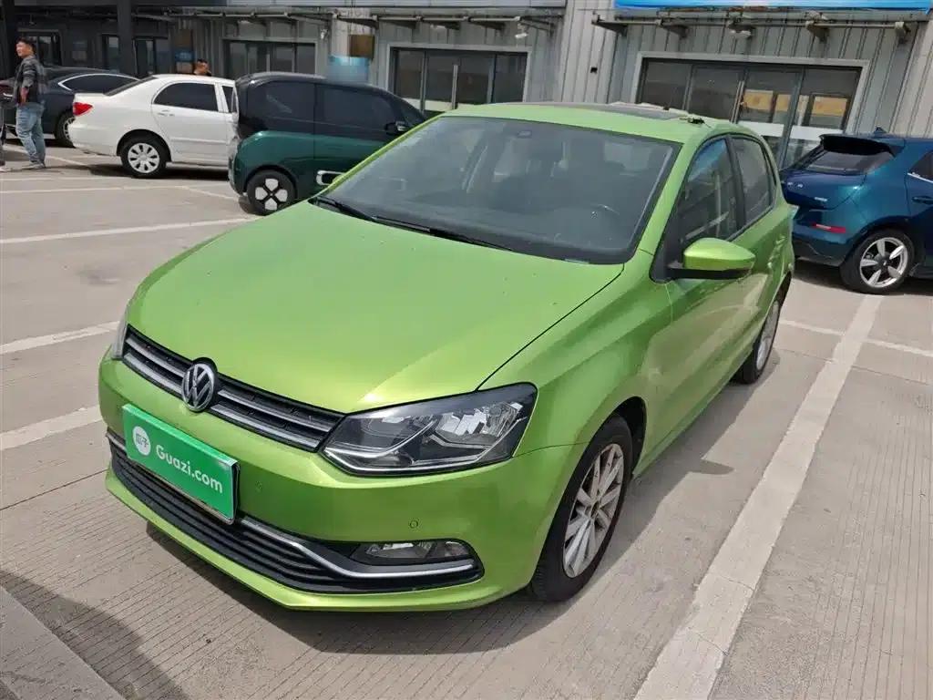 2014 Polo 1.6L Automatic Luxury Edition — миниатюра 2
