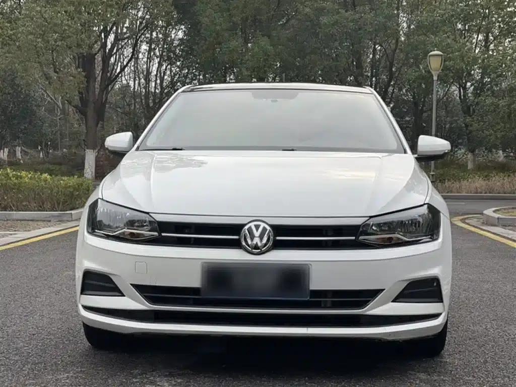 2019 Polo Plus 1.5L Automatic Colorful Technology Edition — миниатюра 26