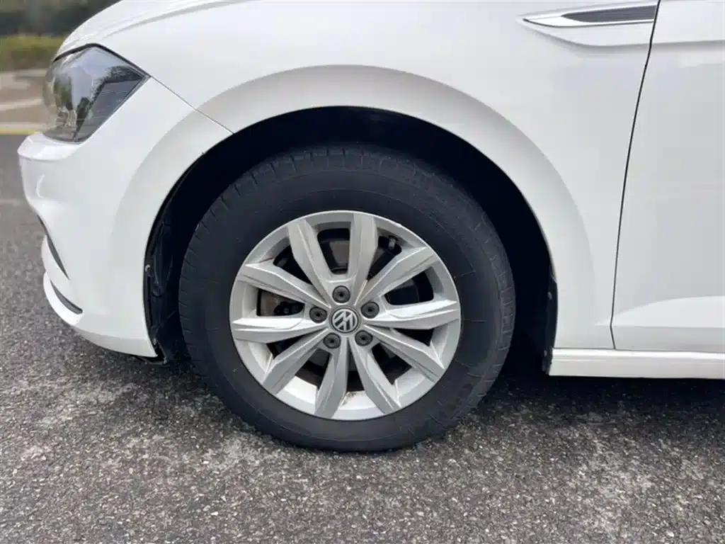 2019 Polo Plus 1.5L Automatic Colorful Technology Edition — миниатюра 28