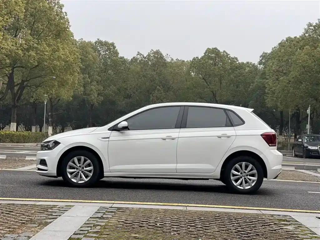 2019 Polo Plus 1.5L Automatic Colorful Technology Edition — миниатюра 30