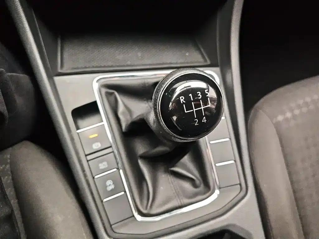 2021 Volkswagen Bora 1.5L Manual Fashion Smart Edition — миниатюра 14