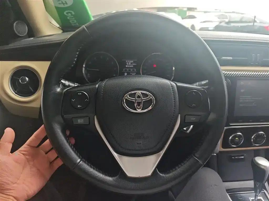 2017 Corolla Facelift 1.2T S-CVT GL-i Leather Edition — миниатюра 11