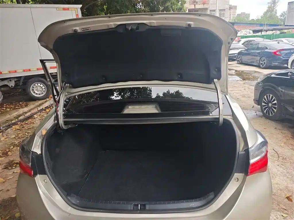 2017 Corolla Facelift 1.2T S-CVT GL-i Leather Edition — миниатюра 19