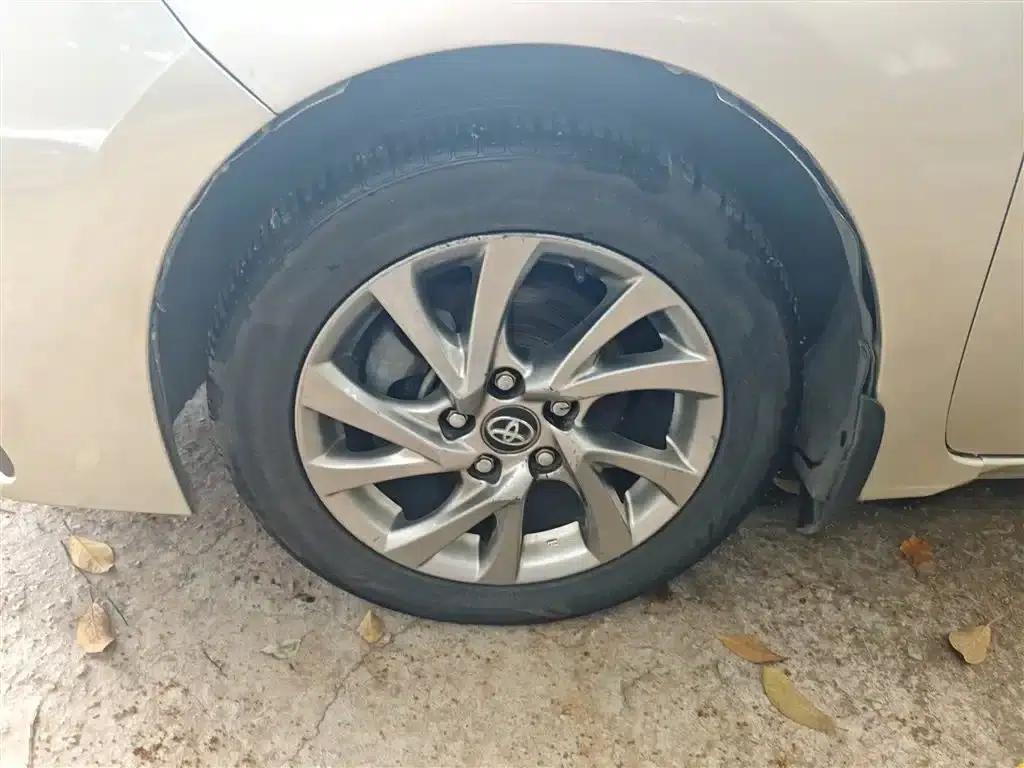 2017 Corolla Facelift 1.2T S-CVT GL-i Leather Edition — миниатюра 23