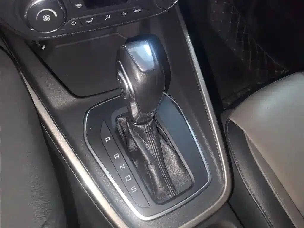 Ford Focus 2019 EcoBoost 125 Automatic Premium Edition — миниатюра 14