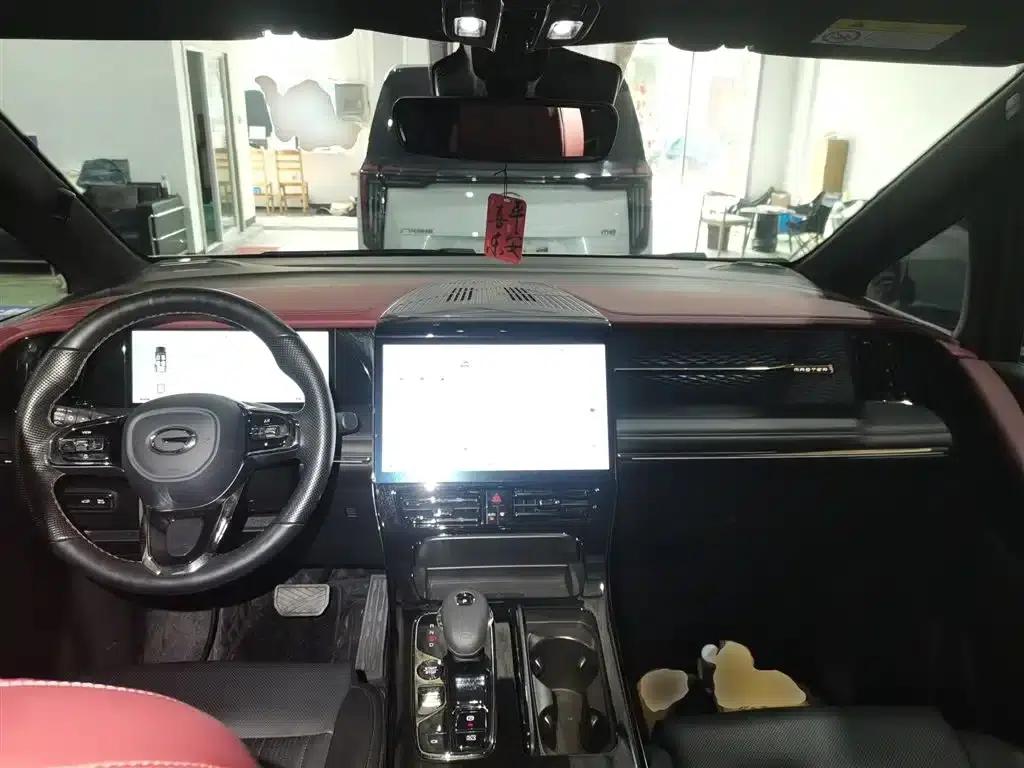 Trumpchi M8 2023 Master Series Hybrid Flagship Edition — миниатюра 10