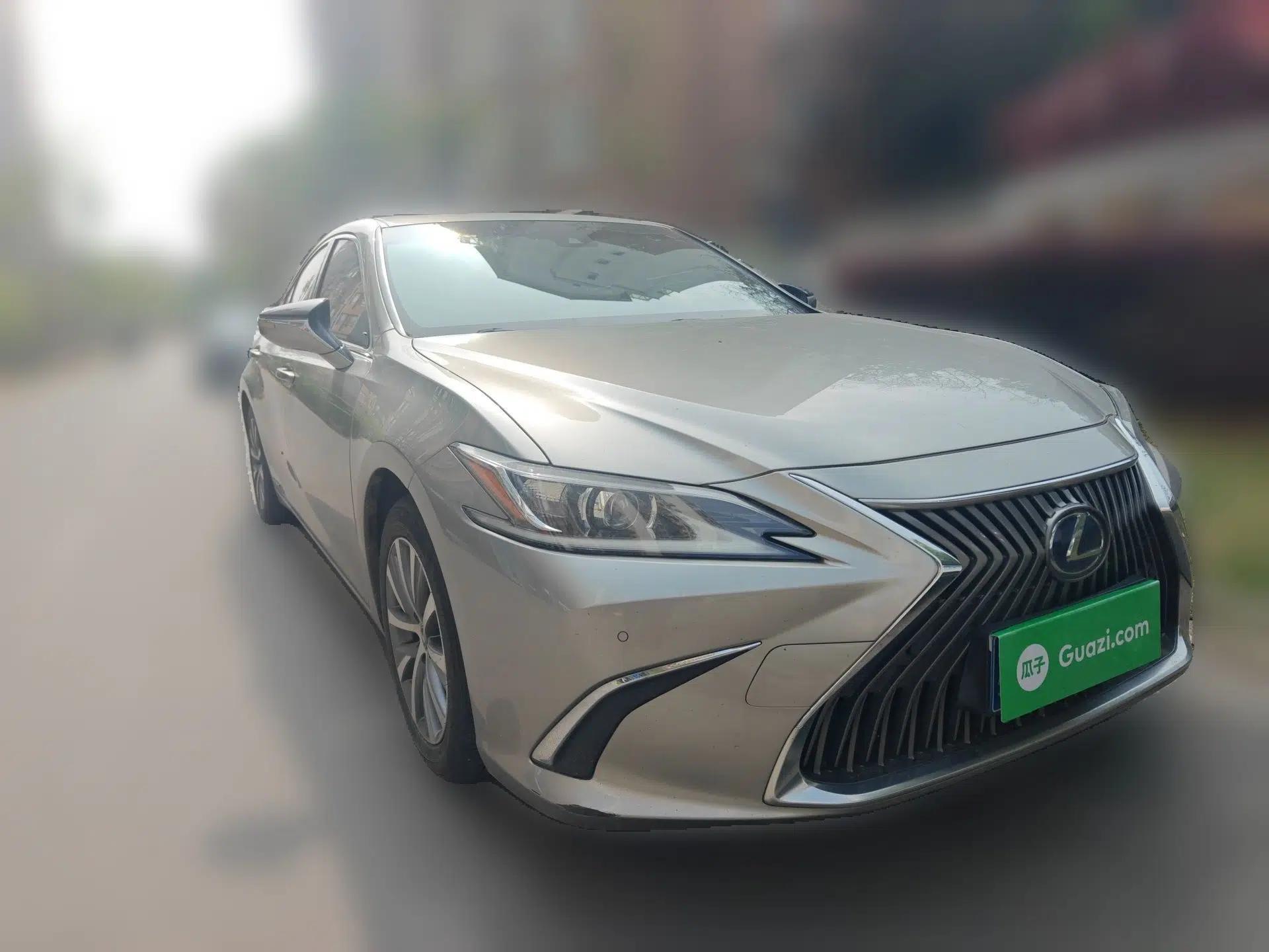 Lexus ES 2018 300h Premier Edition China VI Standard — миниатюра 3