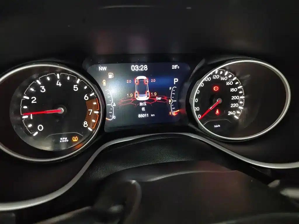 Compass 2017 200T Automatic Family Edition — миниатюра 8