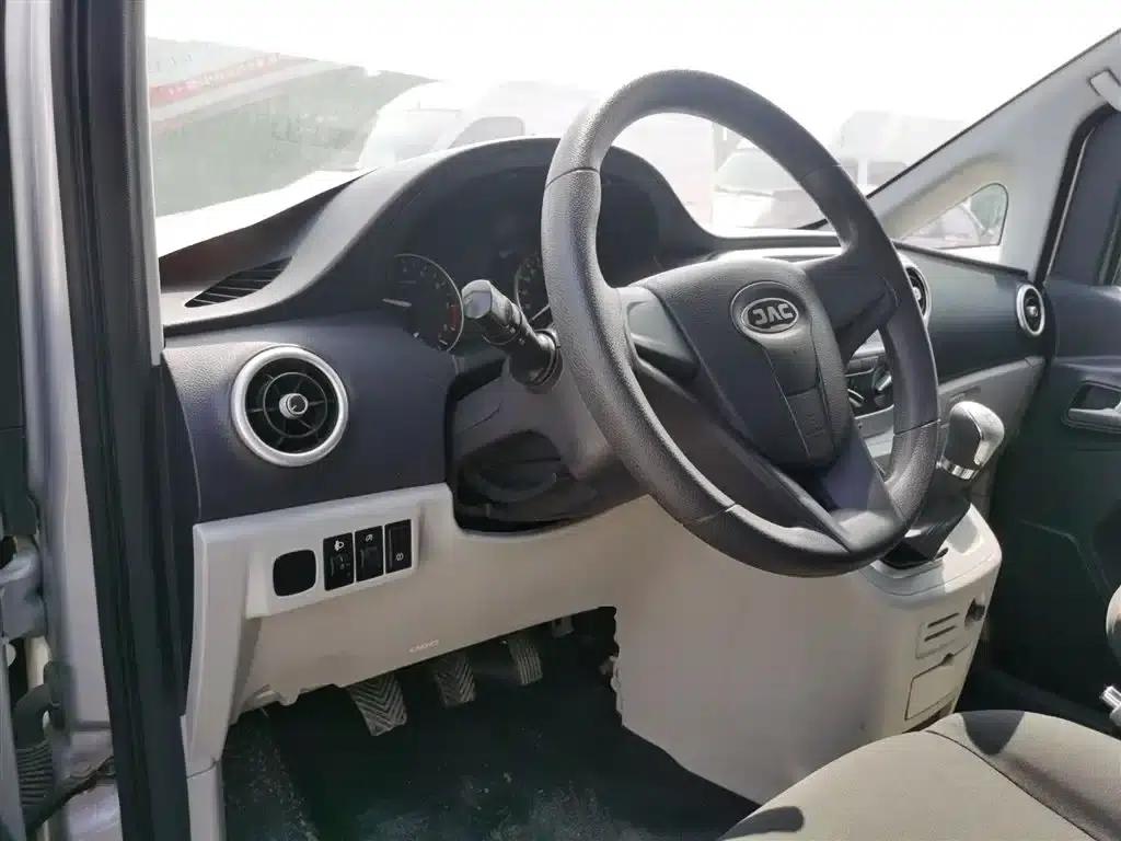Refine M3 2023 PLUS 1.5T 5/7-seater Classic Edition — миниатюра 6