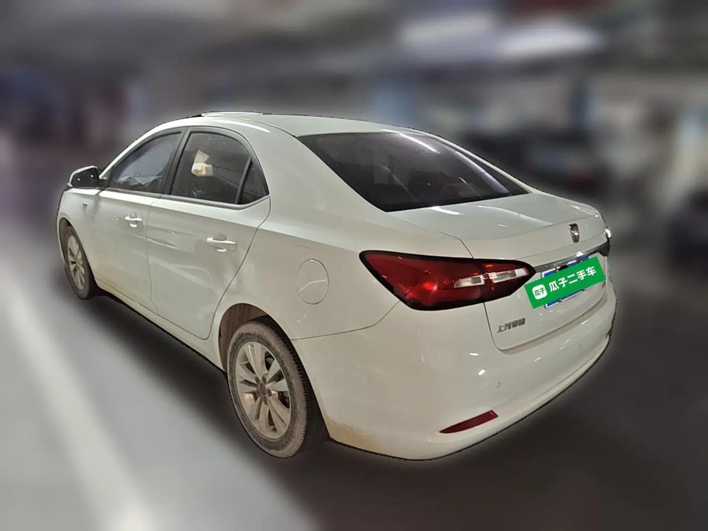 Roewe 360 2018 PLUS 1.5L Automatic Luxury Edition — миниатюра 4