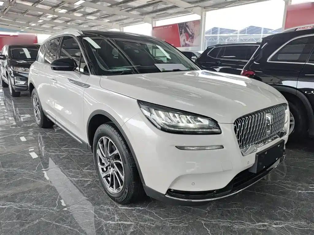 2022 Toyota Adventurer Facelift 2.0T 2WD Premium Edition — миниатюра 22