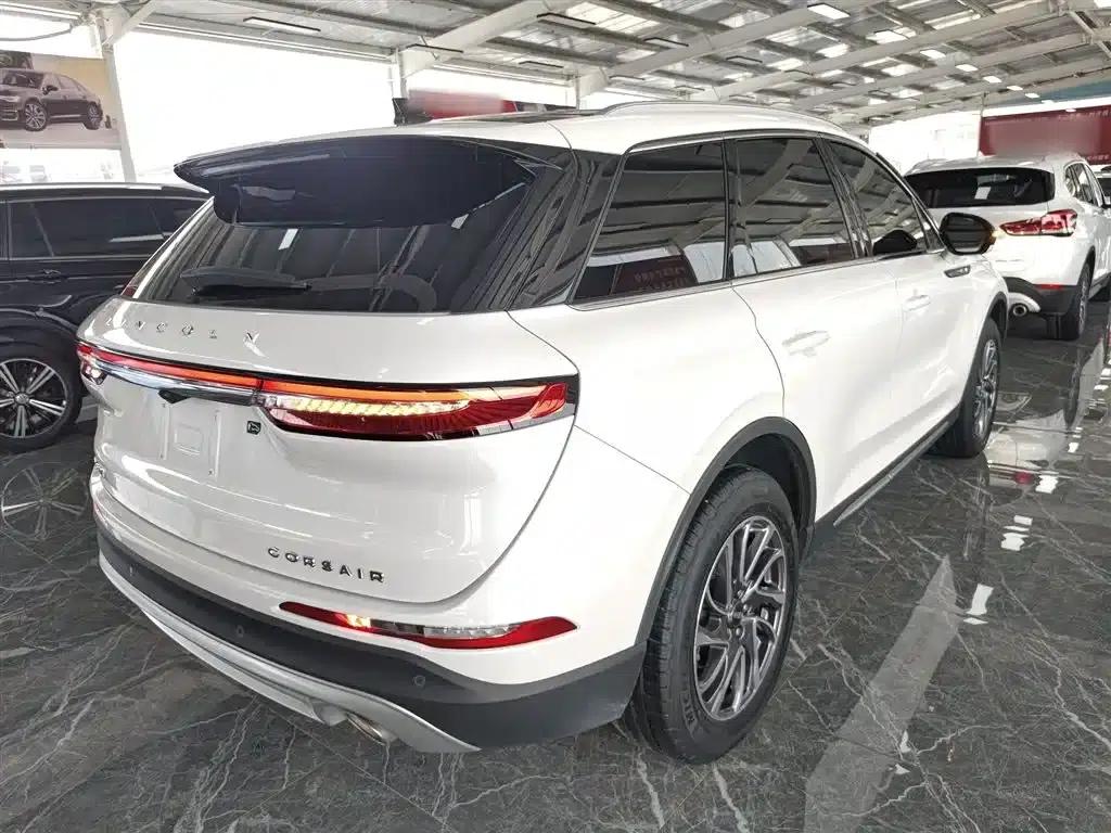 2022 Toyota Adventurer Facelift 2.0T 2WD Premium Edition — миниатюра 5