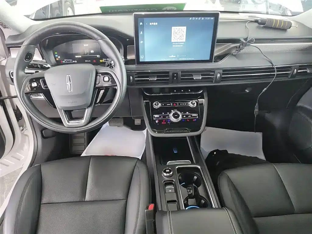 2022 Toyota Adventurer Facelift 2.0T 2WD Premium Edition — миниатюра 6
